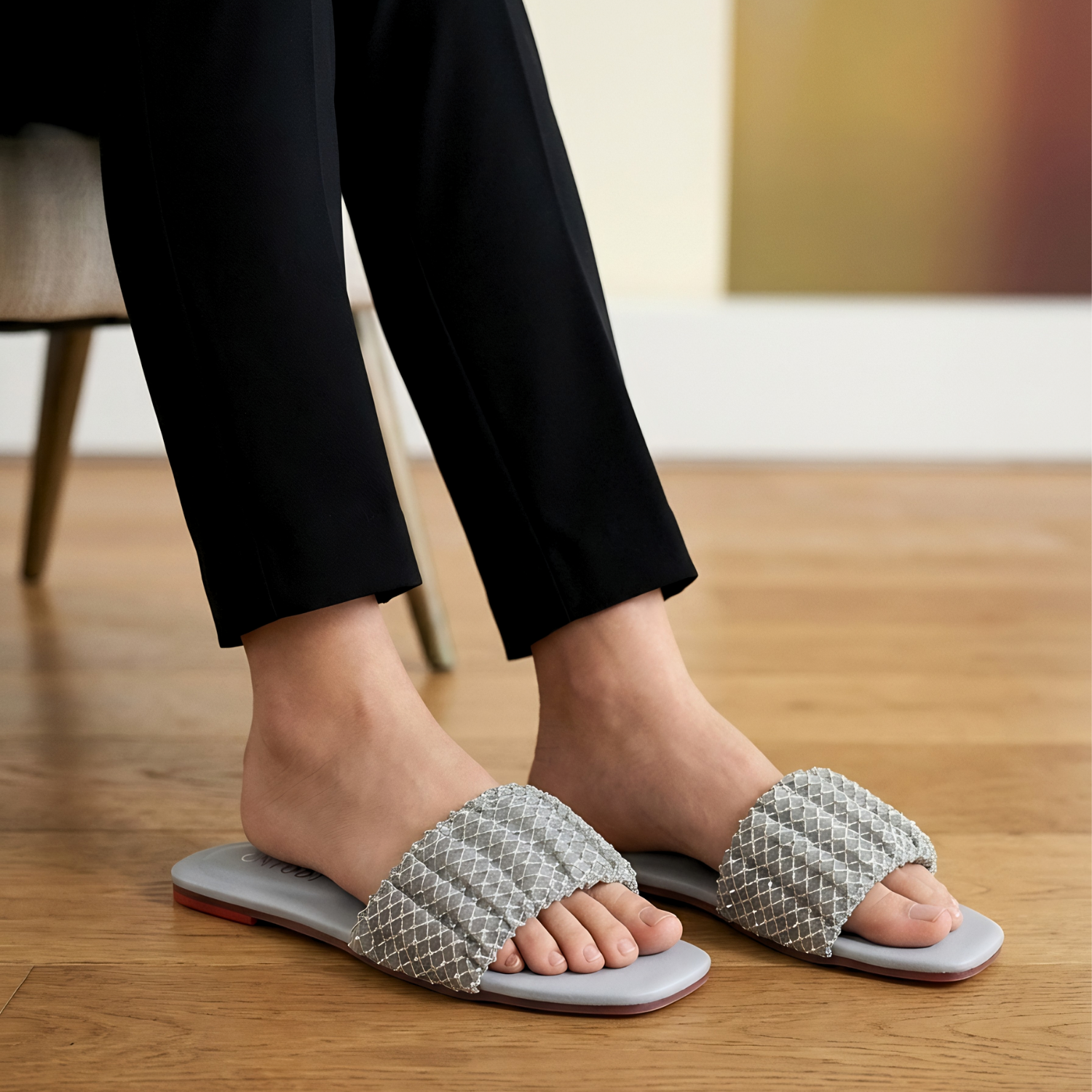 Noir Pearl Woven Sliders