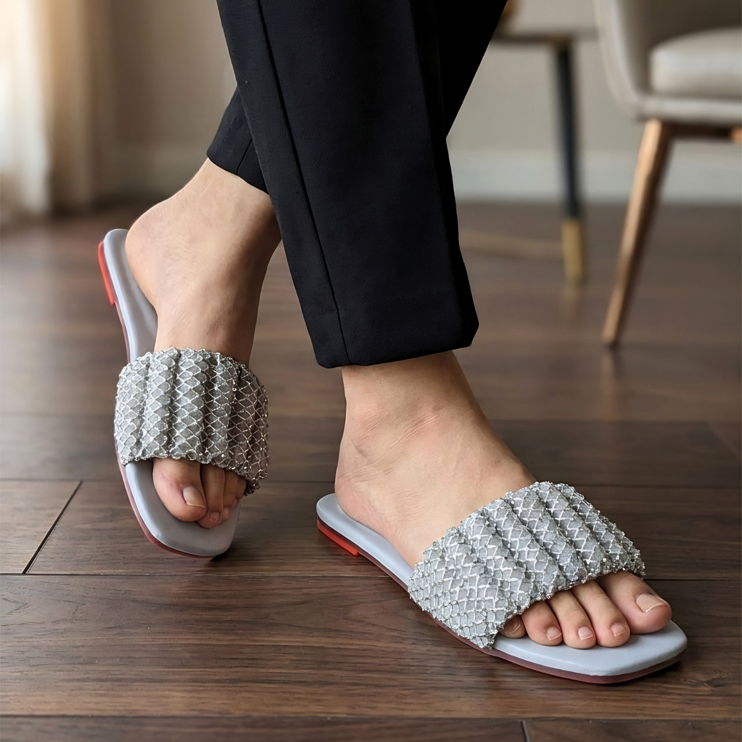 Noir Pearl Woven Sliders