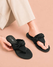 Knotted Thong Flat