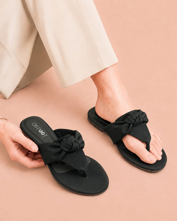 Knotted Thong Flat