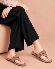 Knotted Thong Flat