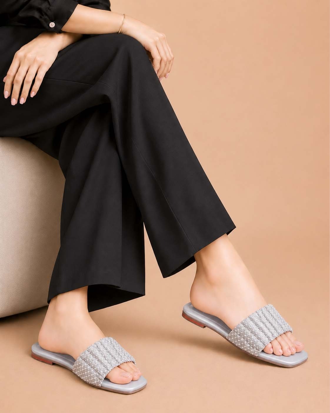 Noir Pearl Woven Sliders